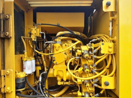 รถขุดล้อยาง PW130ES-6K มีลายหัวเจาะ มือสองยุโรป