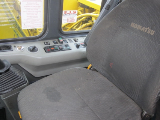 รถขุดล้อยาง PW130ES-6K มีลายหัวเจาะ มือสองยุโรป