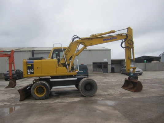 รถขุดล้อยาง PW130ES-6K มีลายหัวเจาะ มือสองยุโรป