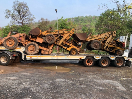 KOMATSU JH30 ราคา180000 KOMATSU SD20-5 คันละ110000