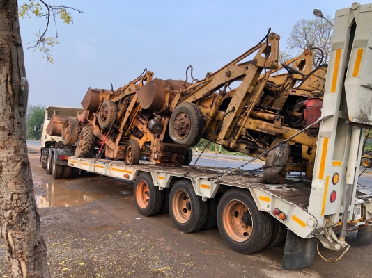 KOMATSU JH30 ราคา180000 KOMATSU SD20-5 คันละ110000