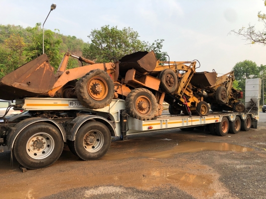 KOMATSU JH30 ราคา180000 KOMATSU SD20-5 คันละ110000