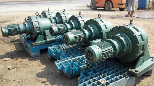 มอเตอร์เกียร์ทดกำลังรอบช้าของใหม่ ขนาดมอเตอร์ ABB 1/2 HP ทด 1:200 (7 rpm) 380V เพลาออกโต 65 mm