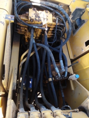 ขาย 1,290,000 KOMATSU pc 200-8 ขาย รถทำงาน 12,000 ชม. เครื่องดี ปั๊มแรง เอวแน่น ไฟฟ้าเต็ม ช่วงล่างเต็ม รถสวยพร้อมใช้ รถอยู่ สมุทรสาคร 092-595-6777 061-446-2662 ญิ๋งยุ