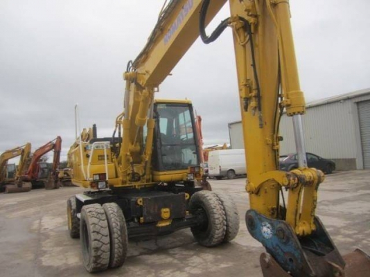 ถึงไทยเร็วๆนี้ PW130ES-6K ปี 2002 สนใจสอบถาม 092-929-9942 ธีรเทพ (แบงค์)