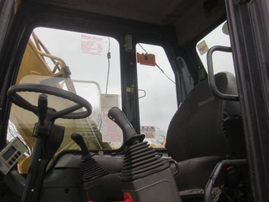 ถึงไทยเร็วๆนี้ PW130ES-6K ปี 2002 สนใจสอบถาม 092-929-9942 ธีรเทพ (แบงค์)