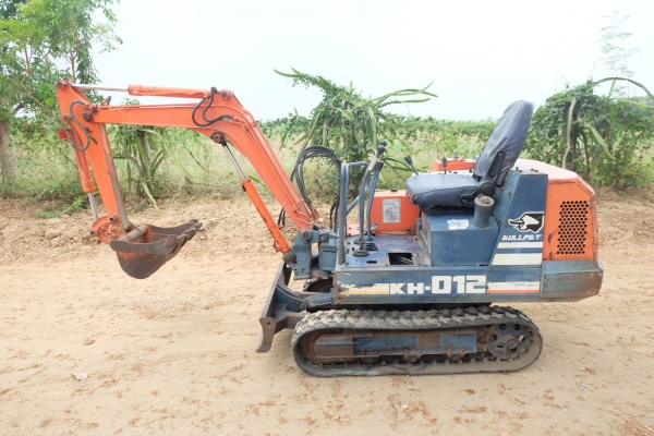 รถขุดเล็ก kubota kh-012 (ขึ้นรถกระบะได้) เก่าญี่ปุ่นไม่เคยใช้ในไทย โทร 086-1602189