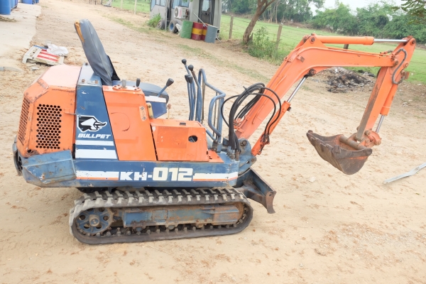 รถขุดเล็ก kubota kh-012 (ขึ้นรถกระบะได้) เก่าญี่ปุ่นไม่เคยใช้ในไทย โทร 086-1602189