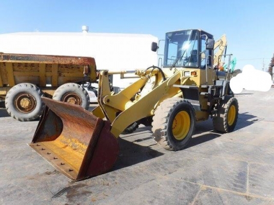 ขายรถตักล้อยาง KOMATSU WA200-3E แขนยาวพิเศษ นำเข้าเองจากญี่ปุ่น สภาพสวยพร้อมใช้ ถึงเร็วๆนี้ครับ