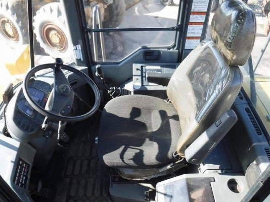 ขายรถตักล้อยาง KOMATSU WA200-3E แขนยาวพิเศษ นำเข้าเองจากญี่ปุ่น สภาพสวยพร้อมใช้ ถึงเร็วๆนี้ครับ