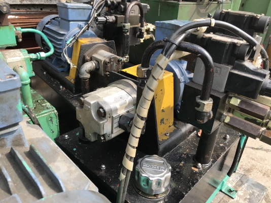 ( เหลือ 1 ชุดครับ )ขายชุดปั๊มน้ำมันไฮโดรลิค ขนาด 3HP. 380V พร้อมวาล์วคอนโทรล 110vac สภาพสวย อุปกรณ์ครบ พร้อมใช้งาน มี 10ชุดราคา 12,500 บาท