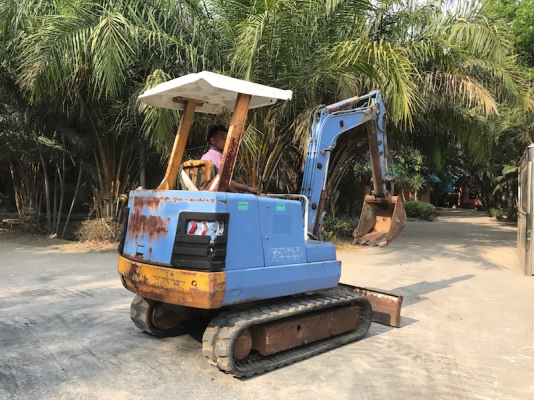 ขายแบคโฮ MITSUBISHI HANIX H27(เท่าPC30) เดิมจากญี่ปุ่น100\% ทำงานสมบูรณ์ทุกระบบ รับรองไม่ผิดหวัง 165,000 เท่านั้น!!