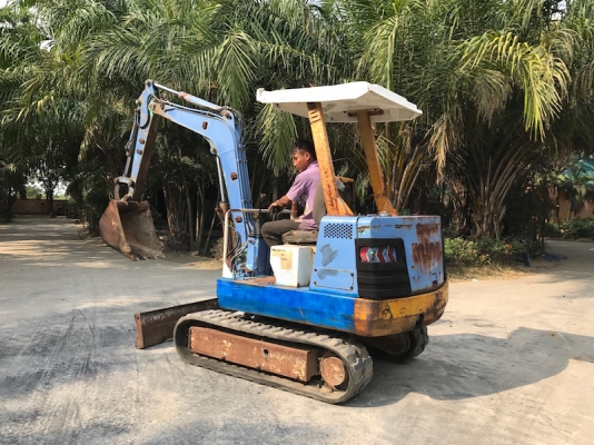 ขายแบคโฮ MITSUBISHI HANIX H27(เท่าPC30) เดิมจากญี่ปุ่น100\% ทำงานสมบูรณ์ทุกระบบ รับรองไม่ผิดหวัง 165,000 เท่านั้น!!