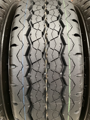 ยางใหม่ป้ายแดง 215-70-15 Bridgestone ปี 19 ใหม่ๆ ยกห้าง