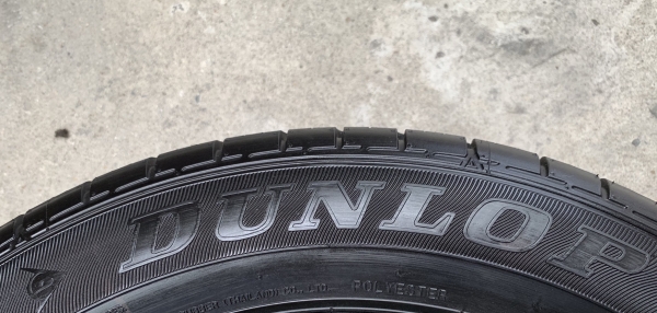 ยางใหม่ป้ายแดง 165-65-14 Dunlop รถออกปี 19 ใหม่ๆ ยกห้าง