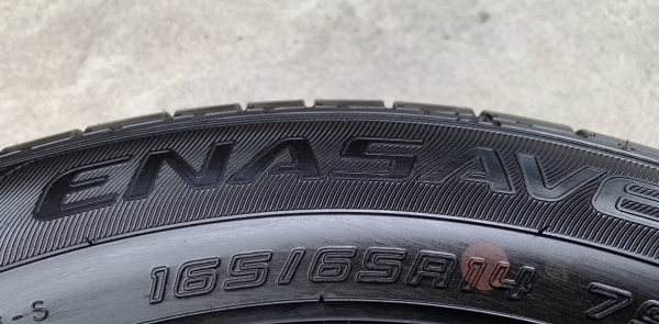 ยางใหม่ป้ายแดง 165-65-14 Dunlop รถออกปี 19 ใหม่ๆ ยกห้าง