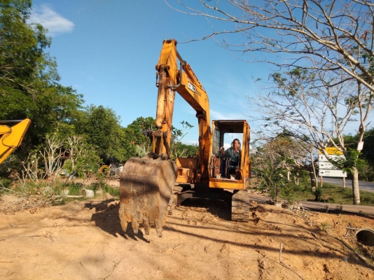 ขายรถแบคโฮ KOBELCO SK60-// ปั๊มนิ้วตัวเดินใหญ่เท่าของ120 ราคา 230000
