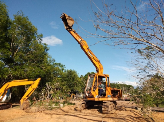 ขายรถแบคโฮ KOBELCO SK60-// ปั๊มนิ้วตัวเดินใหญ่เท่าของ120 ราคา 230000