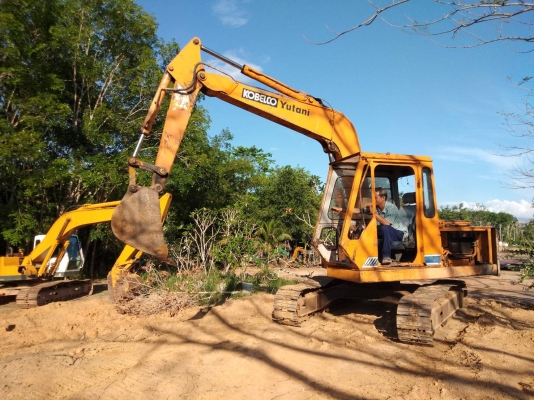 ขายรถแบคโฮ KOBELCO SK60-// ปั๊มนิ้วตัวเดินใหญ่เท่าของ120 ราคา 230000