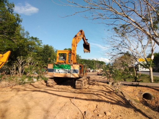ขายรถแบคโฮ KOBELCO SK60-// ปั๊มนิ้วตัวเดินใหญ่เท่าของ120 ราคา 230000