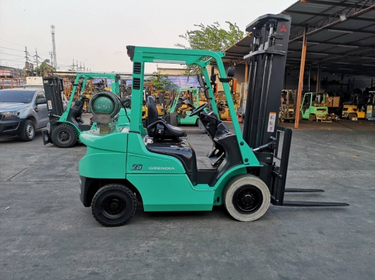 รถยกมิตซูบิชิ น้ำหนักยก 2.5 ตัน เสาสูง 4 เมตร เครื่องยนต์เบนซินติดแก๊ส เกียร์ออโต้