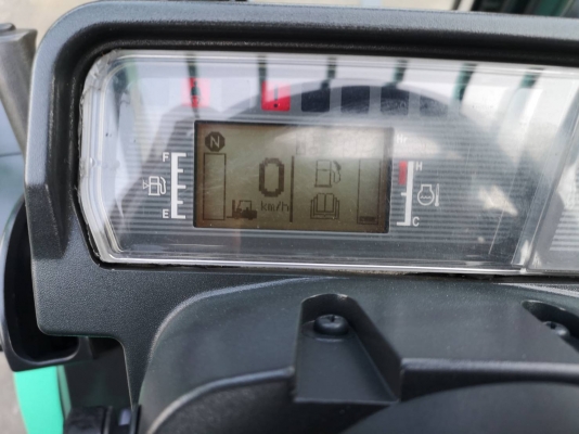 รถยกมิตซูบิชิ น้ำหนักยก 2.5 ตัน เสาสูง 4 เมตร เครื่องยนต์เบนซินติดแก๊ส เกียร์ออโต้