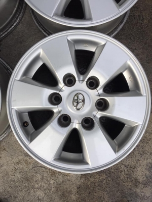 มาใหม่ ล้อโตโยต้า ขอบ15+น๊อต สีเดิมมีลอยตามการใช้งาน  ชุด4500บาท รับเองลดได้อีก โทร0879050181.ส่งได้ทั่วไทย