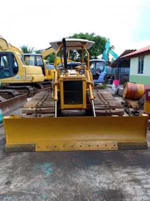 ขายจ้า MITSUBISHI BD2F เก่านอกแท้  สภาพสวย เครื่องปั๊มแห้ง ลองระบบกันได้ทุกวัน โทร 089-3818694  จ๊อย