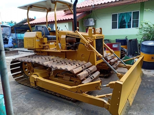 ขายจ้า MITSUBISHI BD2F เก่านอกแท้  สภาพสวย เครื่องปั๊มแห้ง ลองระบบกันได้ทุกวัน โทร 089-3818694  จ๊อย