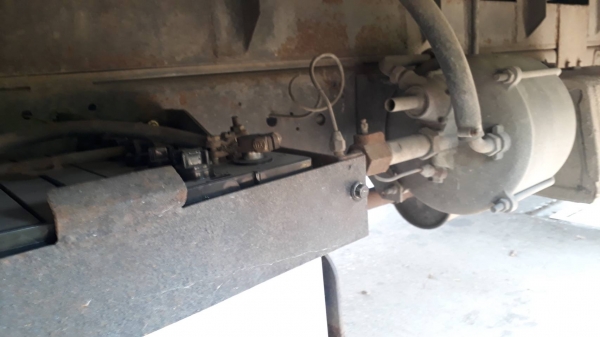 รถบรรทุกตู้ 6 ล้อ ISUZU NPR 110 แรง