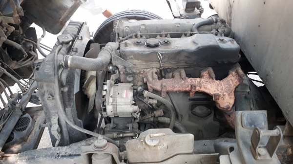 รถบรรทุกตู้ 6 ล้อ ISUZU NPR 110 แรง