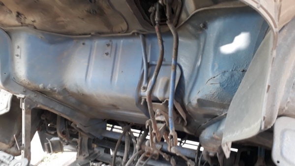 รถบรรทุกตู้ 6 ล้อ ISUZU NPR 110 แรง