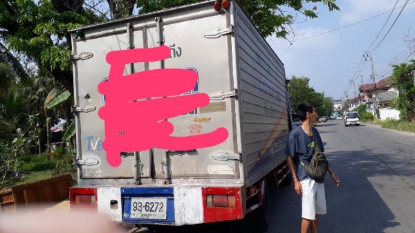 รถบรรทุกตู้ 6 ล้อ ISUZU NPR 110 แรง รถบรรทุกตู้ 6 ล้อ ISUZU NPR 110 แรง