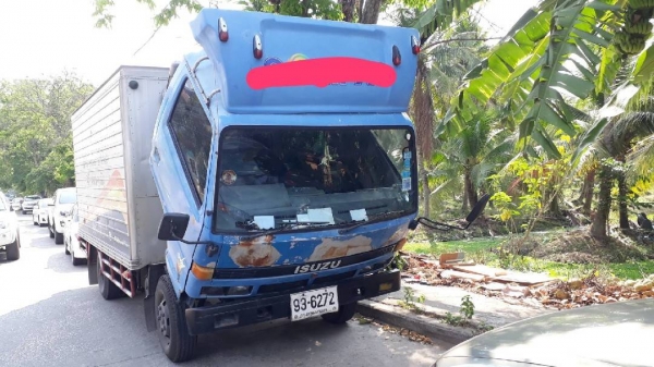 รถบรรทุกตู้ 6 ล้อ ISUZU NPR 110 แรง รถบรรทุกตู้ 6 ล้อ ISUZU NPR 110 แรง