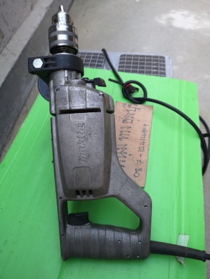 ขายสว่านไฟฟ้าเจาะปูน 4 หุน มือ2 ยี่ห้อ MAKITA รุ่น 8420V ขายสว่านไฟฟ้าเจาะปูน 4 หุน มือ2 ยี่ห้อ MAKITA รุ่น 8420V