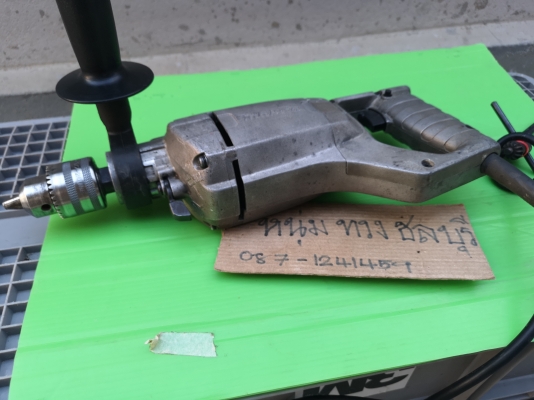 ขายสว่าน​ไฟฟ้า​เจาะปูน 4 หุน​ มือ2 ยี่ห้อ​ MAKITA​ รุ่น​ 8420V