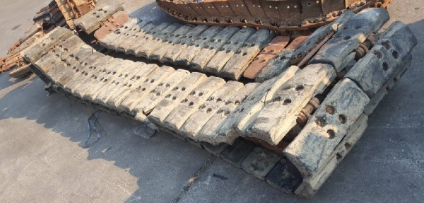 ขายแทรคเหล็กก๊อบยาง สำหรับรถขุดขนาดPC/SK 60-75  ขนาดแทรค 450*15.2*39ข้อ ร่องด้านใน 5 ซม.