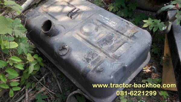 ตามมาติดๆกับ ขนาด 300 ลิตรครับ ตัวนี้ไม่มีขามา ขนาด 60x105x50 cm ถูกๆครับ