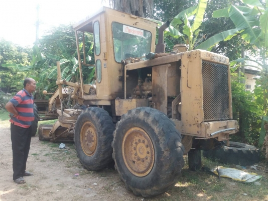 ขายรถ เกรด 120 G สภาพพร้อมไช้