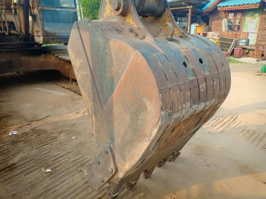 ขาย KOMATSU 200-3LC เดิมๆแรงๆพร้อมใช้ ขาย KOMATSU 200-3LC เดิมๆแรงๆพร้อมใช้