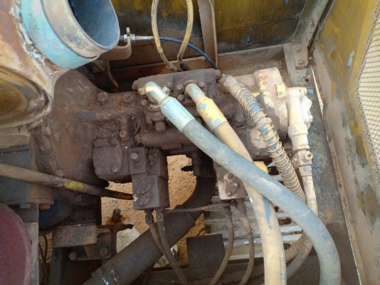 ขาย KOMATSU 200-3LC เดิมๆแรงๆพร้อมใช้ ขาย KOMATSU 200-3LC เดิมๆแรงๆพร้อมใช้