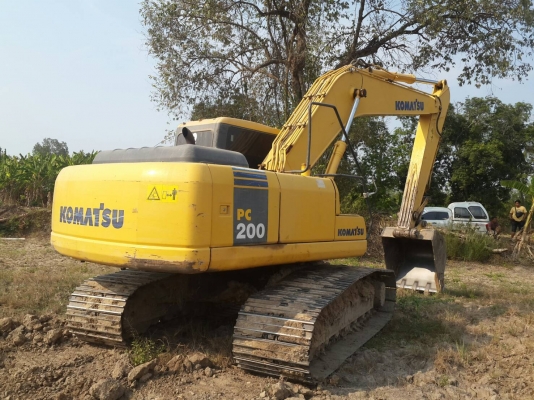ขายด่วน!! Komatsu PC200-7 ไมล์ 16,000 สภาพสวยๆค่ะ