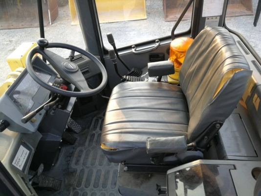 ขาย รถตักล้อยาง KOMATSU WA100-3 เครื่อง 6สูบ นำเข้าจากญี่ปุ่น โทร.090-986-2521 อ๊อบ