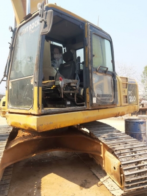 KOMATSU PC 200-8
