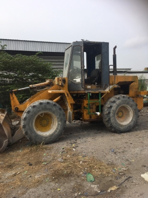 ขายรถตักล้อยาง KOMATSU WA100 ราคา 350000 ขายรถตักล้อยาง KOMATSU WA100 ราคา 350000