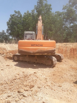 ขายรถแบคโฮ HITACHI ZX200-1 ราคา 600000 ขายรถแบคโฮ HITACHI ZX200-1 ราคา 600000