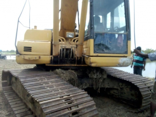 ขายรถแบคโฮ KOMATSU PC200-8N1 มีระบบหัวกระแทก เอกสารเล่ม ราคา 2000000