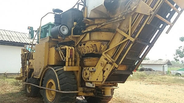 รถตัดอ้อย รุ่น คามีโก้ (จอนเดียตัวแรก) เครื่อง cat 360 แรง เปลี่ยนมาเมื่อปีที่แล้ว ราคา 3.4 ล้าน ติดต่อ 089-5367218. 081-4252943 รถตัดอ้อย รุ่น คามีโก้ (จอนเดียตัวแรก) เครื่อง cat 360 แรง เปลี่ยนมาเมื่อปีที่แล้ว ราคา 3.4 ล้าน ติดต่อ 089-5367218. 081-4252943