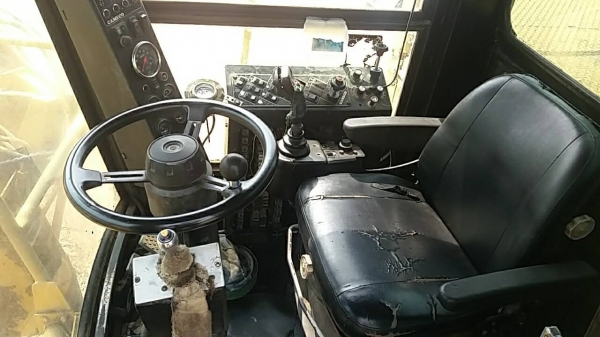 รถตัดอ้อย รุ่น คามีโก้ (จอนเดียตัวแรก) เครื่อง cat 360 แรง เปลี่ยนมาเมื่อปีที่แล้ว ราคา 3.4 ล้าน ติดต่อ 089-5367218. 081-4252943 รถตัดอ้อย รุ่น คามีโก้ (จอนเดียตัวแรก) เครื่อง cat 360 แรง เปลี่ยนมาเมื่อปีที่แล้ว ราคา 3.4 ล้าน ติดต่อ 089-5367218. 081-4252943