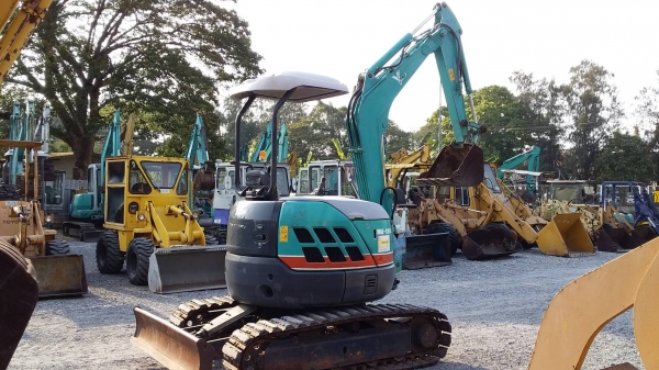 ต้องการขายรถขุดยี่ห้อKoBelco-sk30sr-2 รถนอกนำเข้าจากญี่ปุ่น ต้องการขายรถขุดยี่ห้อKoBelco-sk30sr-2 รถนอกนำเข้าจากญี่ปุ่น